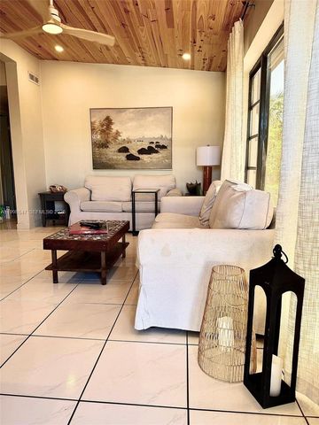 4030 NE 13th Ave, Pompano Beach, FL 33064