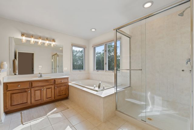 1246 Chatham Drive, Lemont, IL 60439