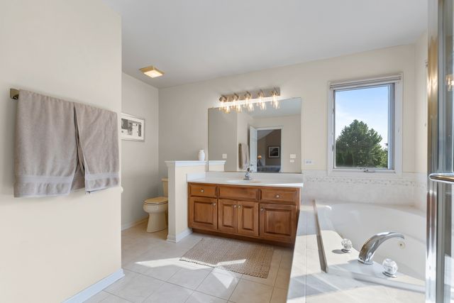 1246 Chatham Drive, Lemont, IL 60439