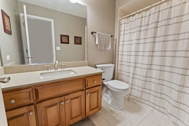 1246 Chatham Drive, Lemont, IL 60439
