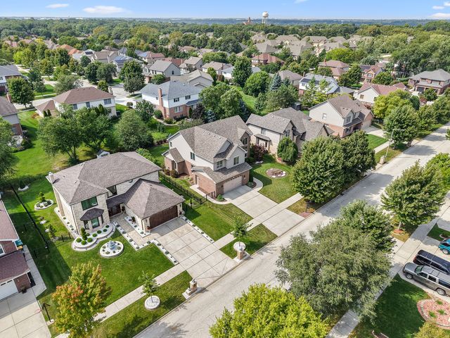 1246 Chatham Drive, Lemont, IL 60439