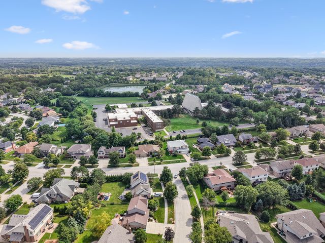 1246 Chatham Drive, Lemont, IL 60439