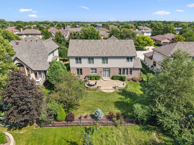 1246 Chatham Drive, Lemont, IL 60439