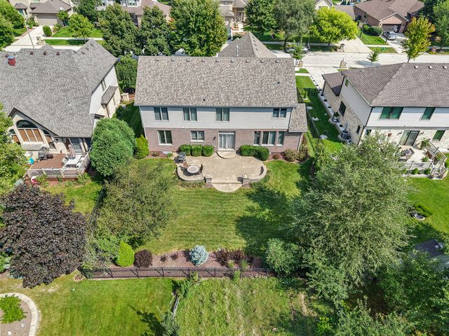 1246 Chatham Drive, Lemont, IL 60439