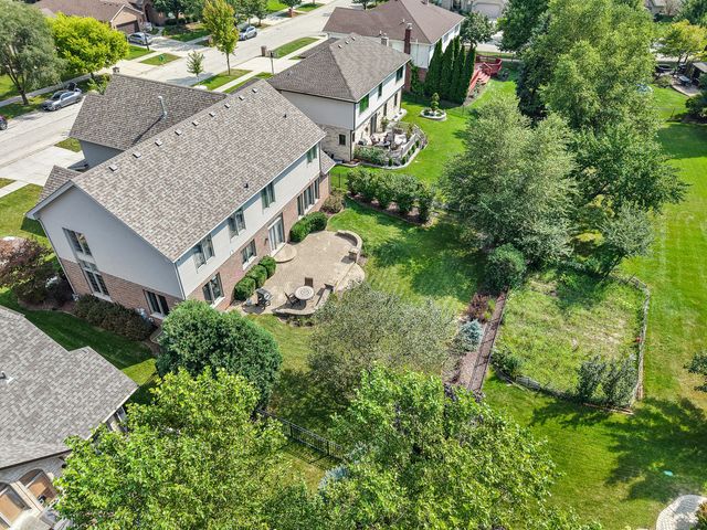 1246 Chatham Drive, Lemont, IL 60439