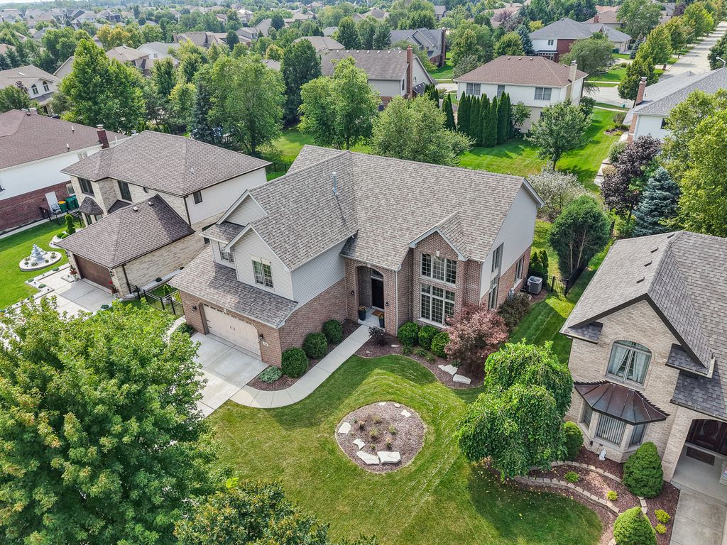 1246 Chatham Drive, Lemont, IL 60439 — photo 2
