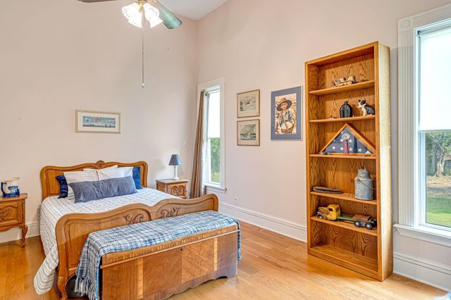 4028 Crosby Cedar Bayou Road, Baytown, TX 77521