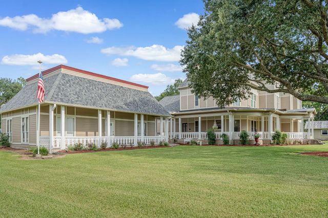 4028 Crosby Cedar Bayou Road, Baytown, TX 77521
