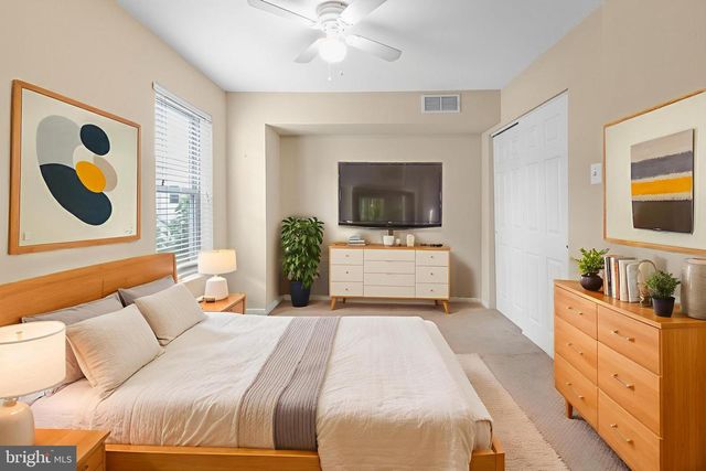 909 N 19TH ST #B, Philadelphia, PA 19130