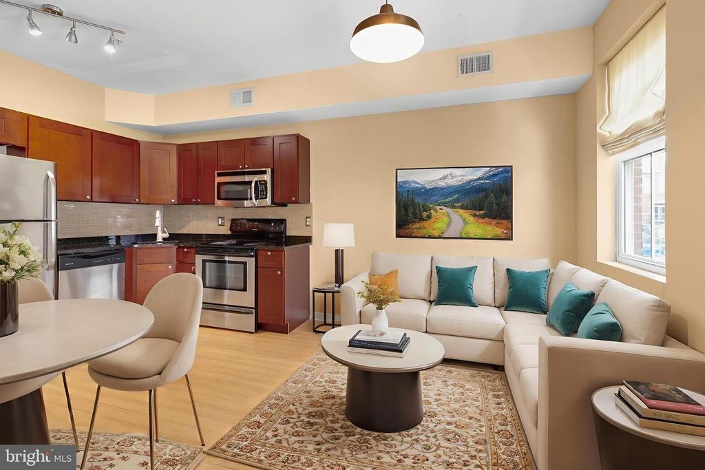 909 N 19TH ST #B, Philadelphia, PA 19130