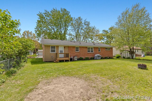 949 Diane Street, Kentwood, MI 49508