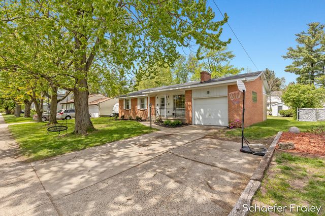 949 Diane Street, Kentwood, MI 49508