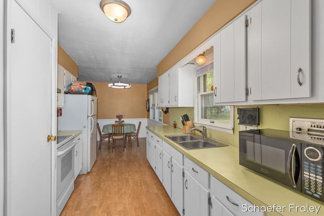 949 Diane Street, Kentwood, MI 49508