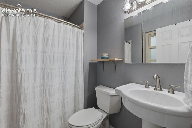 5424 Country Heights Drive, Colorado Springs, CO 80917