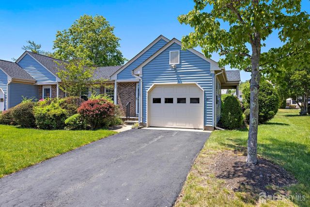 10 Alexander Hamilton Court A, Monroe, NJ 08831