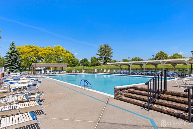 10 Alexander Hamilton Court A, Monroe, NJ 08831