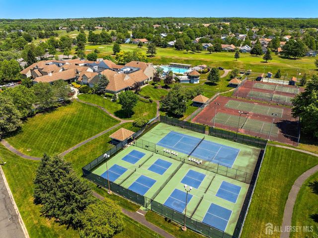 10 Alexander Hamilton Court A, Monroe, NJ 08831