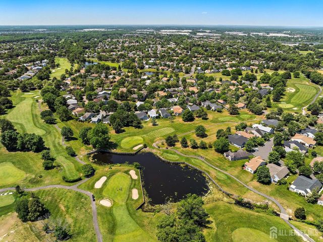10 Alexander Hamilton Court A, Monroe, NJ 08831
