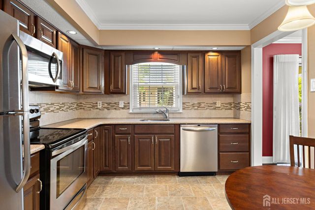 10 Alexander Hamilton Court A, Monroe, NJ 08831