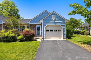 10 Alexander Hamilton Court A, Monroe, NJ 08831