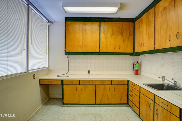 337 Bluff City Highway, Bristol, TN 37620