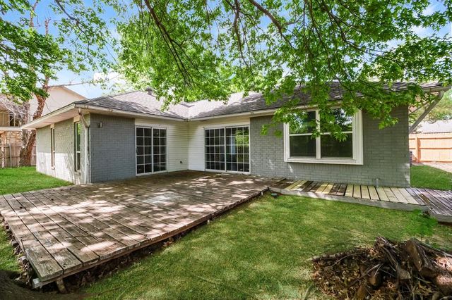 812 Lakeside Circle, Edmond, OK 73012