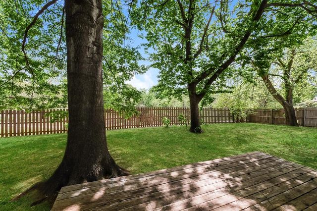 812 Lakeside Circle, Edmond, OK 73012