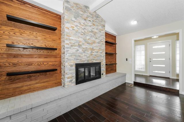 812 Lakeside Circle, Edmond, OK 73012