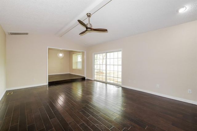 812 Lakeside Circle, Edmond, OK 73012