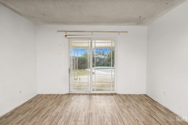 4705 Misty Court, Bakersfield, CA 93309