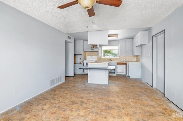 4705 Misty Court, Bakersfield, CA 93309