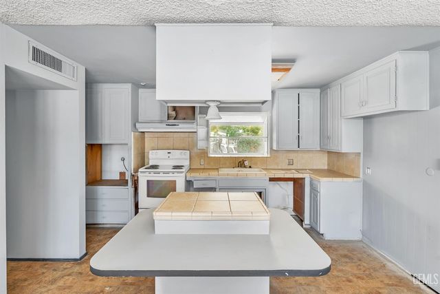 4705 Misty Court, Bakersfield, CA 93309