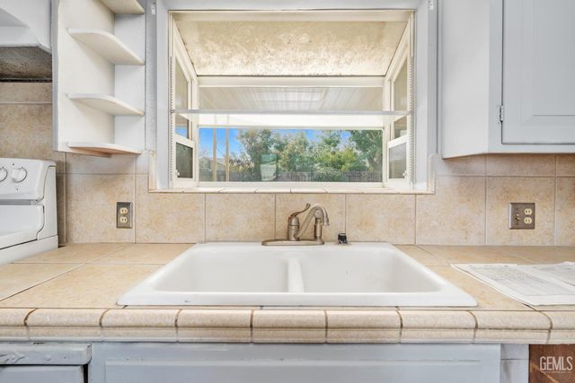 4705 Misty Court, Bakersfield, CA 93309