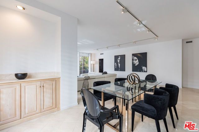 121 S Palm Drive 401, Beverly Hills, CA 90212