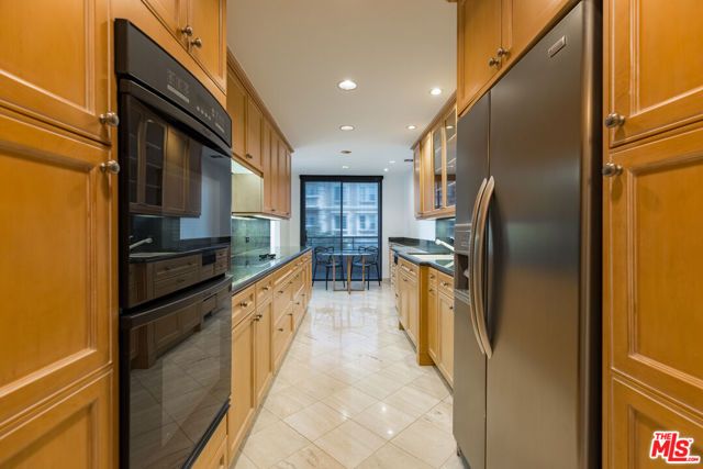 121 S Palm Drive 401, Beverly Hills, CA 90212