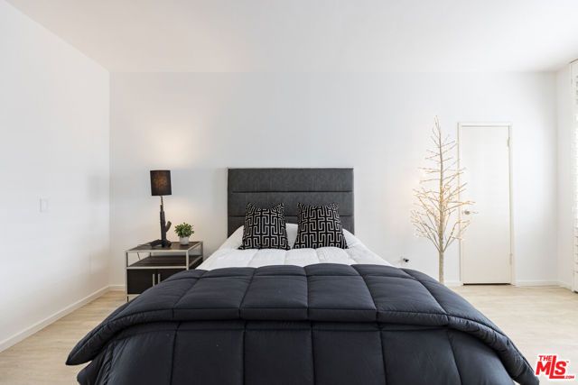 121 S Palm Drive 401, Beverly Hills, CA 90212