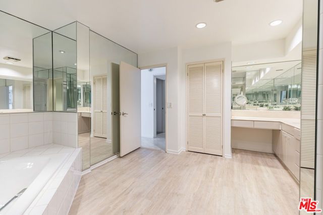 121 S Palm Drive 401, Beverly Hills, CA 90212