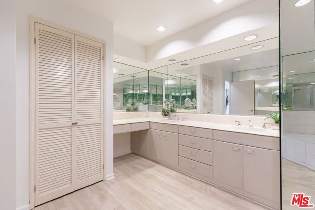 121 S Palm Drive 401, Beverly Hills, CA 90212