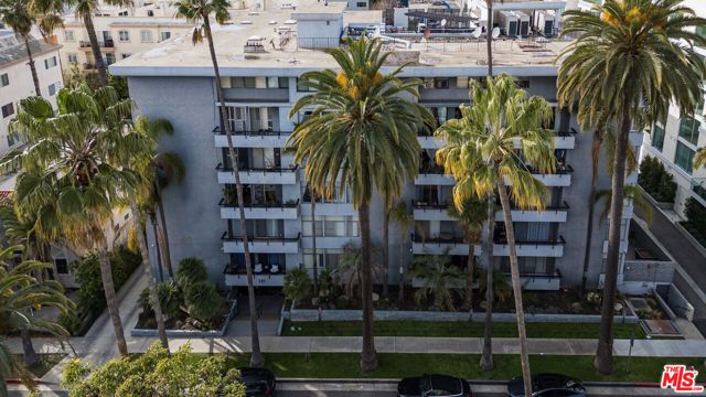 121 S Palm Drive 401, Beverly Hills, CA 90212