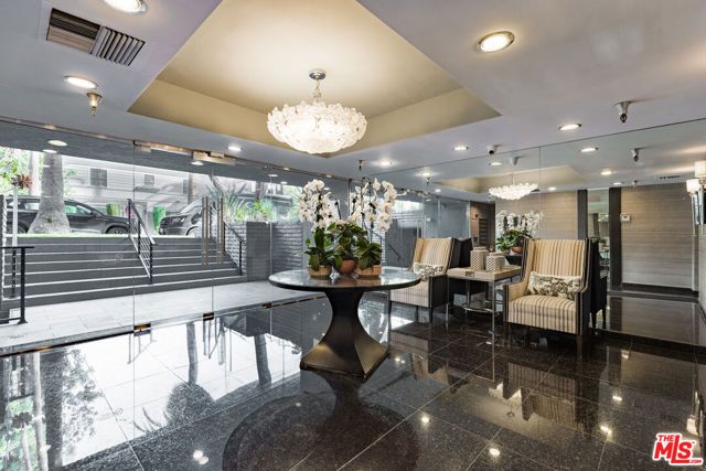 121 S Palm Drive 401, Beverly Hills, CA 90212