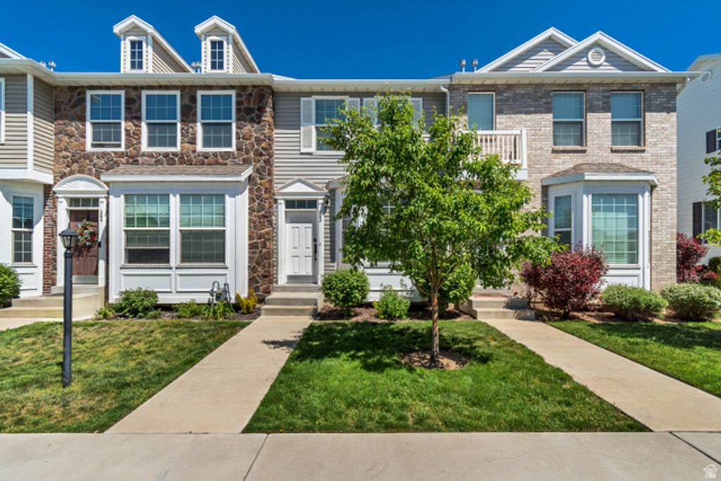 682 N 220 E, Salem, UT 84653