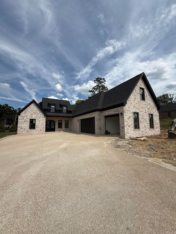 209 Arlington Park Drive, Hot Springs, AR 71901