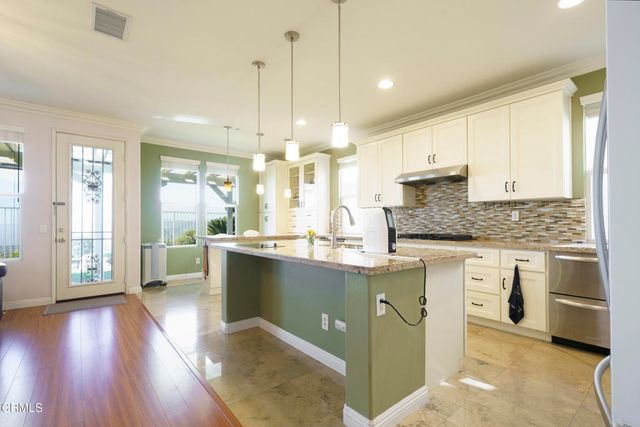 11071 N Tamberly Lane, Los Angeles, CA 91042