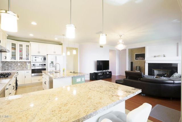 11071 N Tamberly Lane, Los Angeles, CA 91042