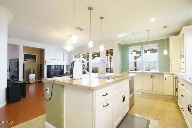 11071 N Tamberly Lane, Los Angeles, CA 91042