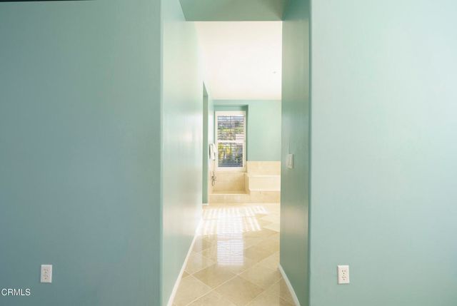 11071 N Tamberly Lane, Los Angeles, CA 91042