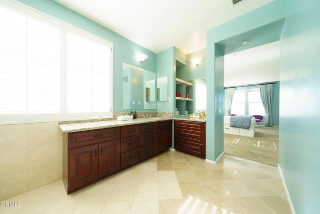 11071 N Tamberly Lane, Los Angeles, CA 91042