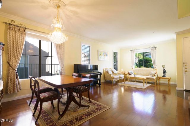 11071 N Tamberly Lane, Los Angeles, CA 91042