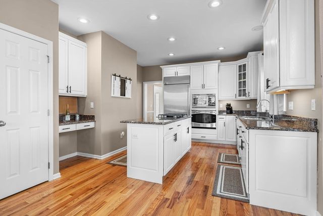 13 Fairways Ln, Methuen, MA 01844