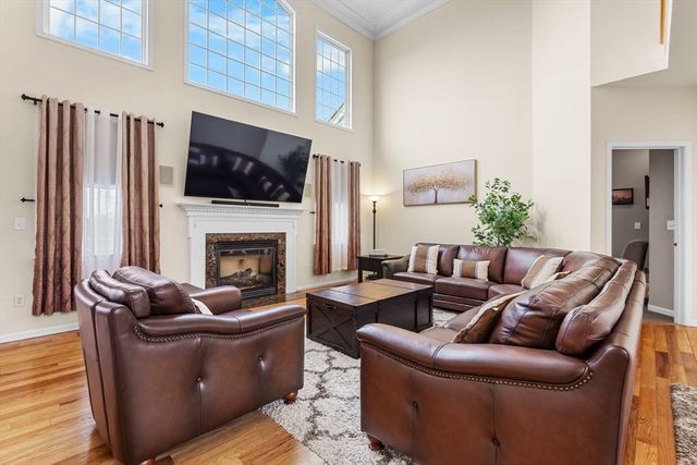 13 Fairways Ln, Methuen, MA 01844